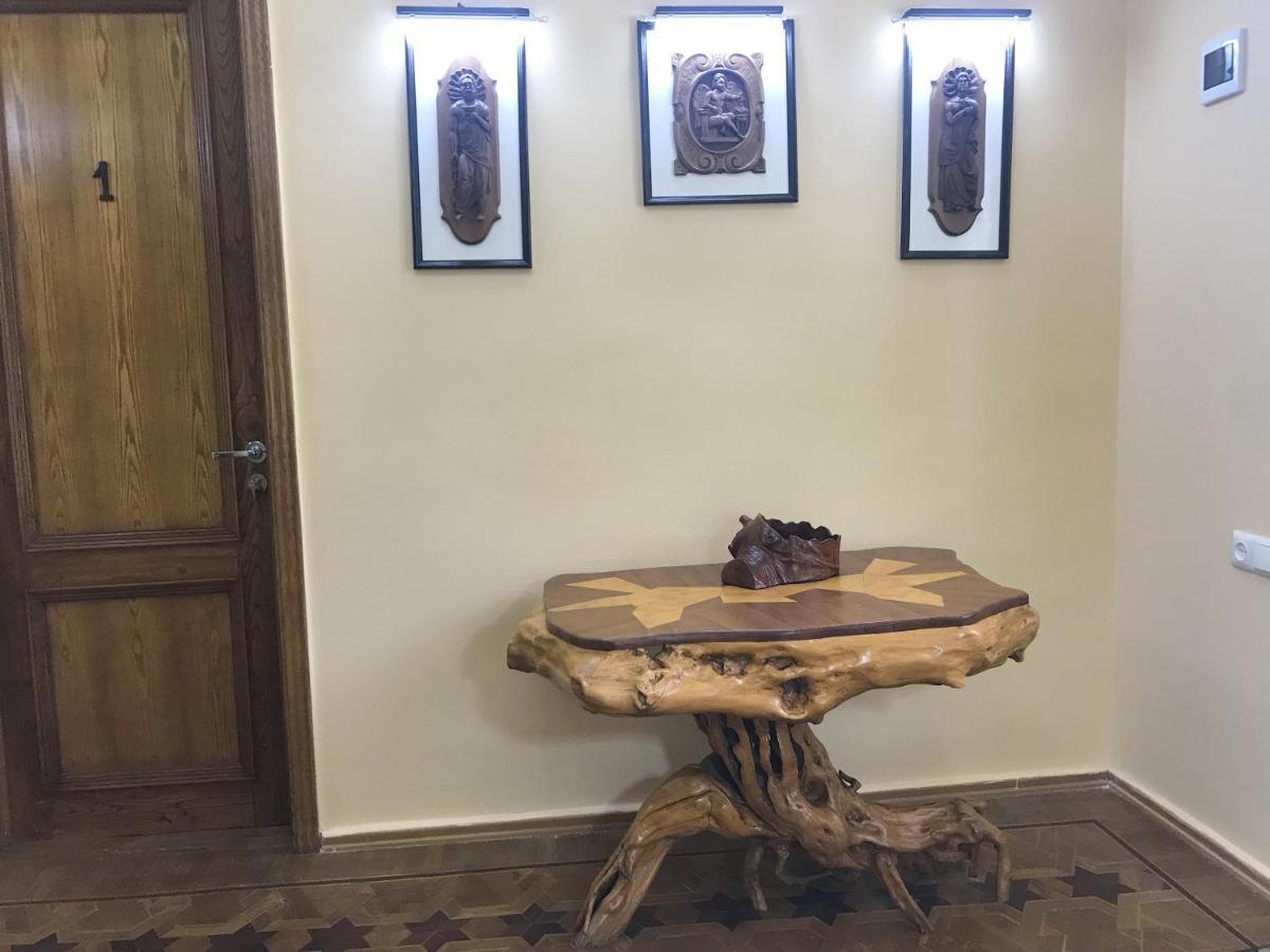 Hotel Wooden Museum Kutaisi Esterno foto
