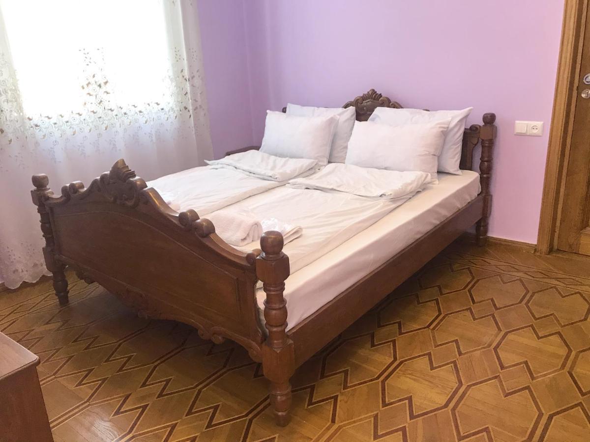 Hotel Wooden Museum Kutaisi Esterno foto